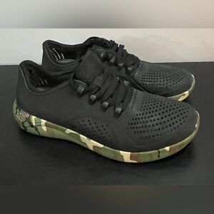 CROCS LiteRide Women’s Black Camouflage Lace up Sneakers Size 10.